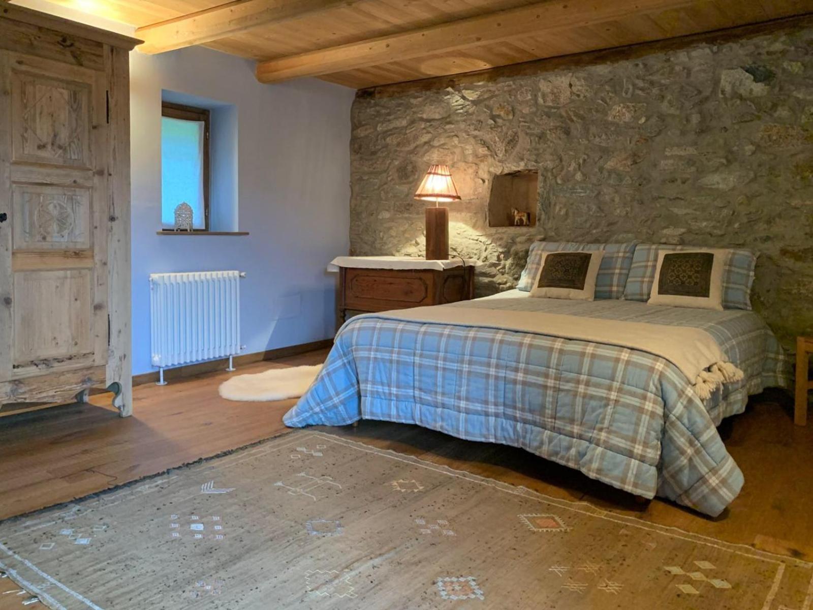 Affittacamere Montagne Verdi Varallo Buitenkant foto