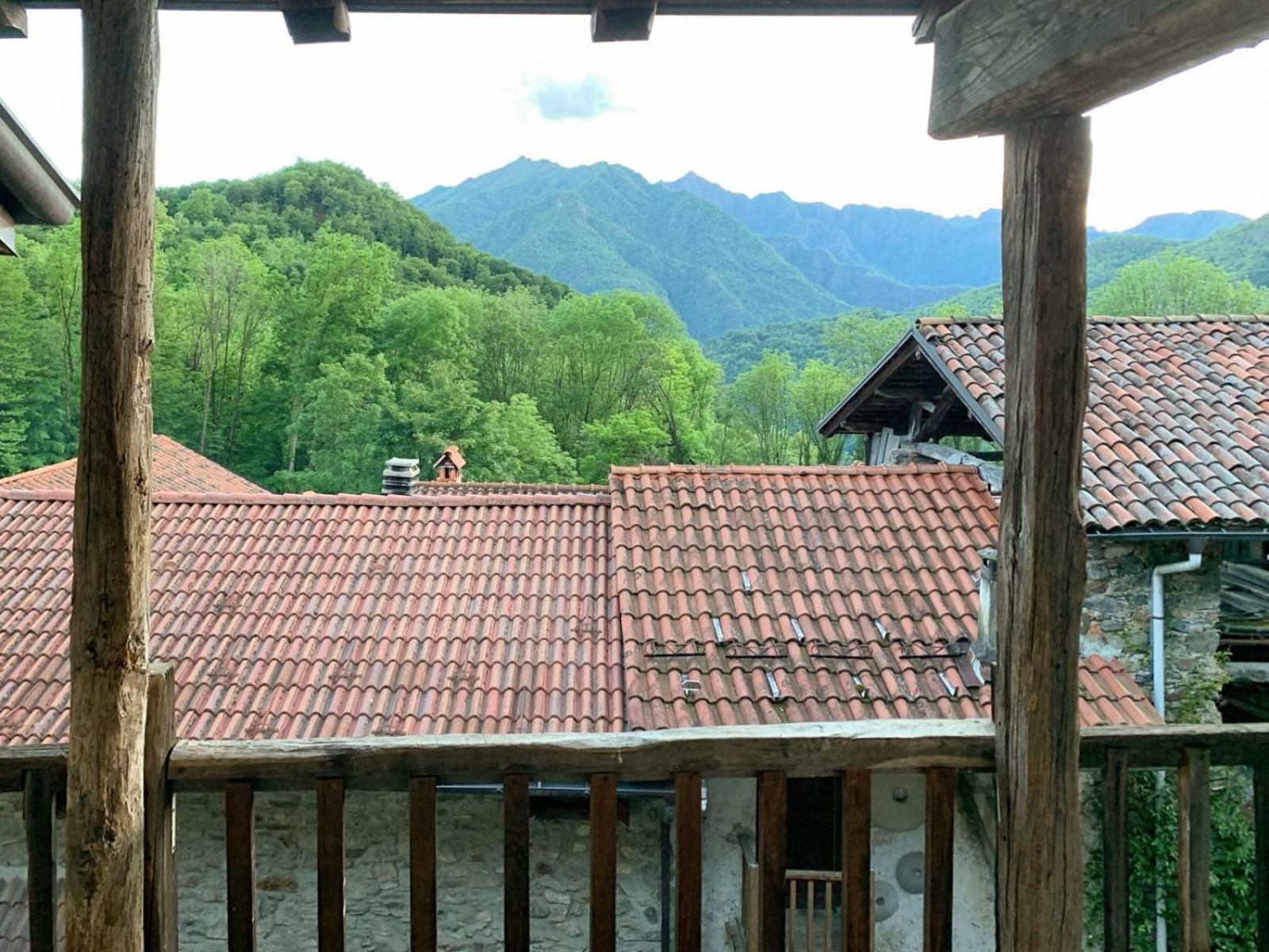 Affittacamere Montagne Verdi Varallo Buitenkant foto